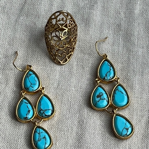 Gold-tone filigree ring, size 6.25 - Picture 5 of 7